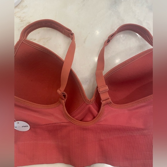 Athleta flexible molded cup bra top - Picture 3 of 4